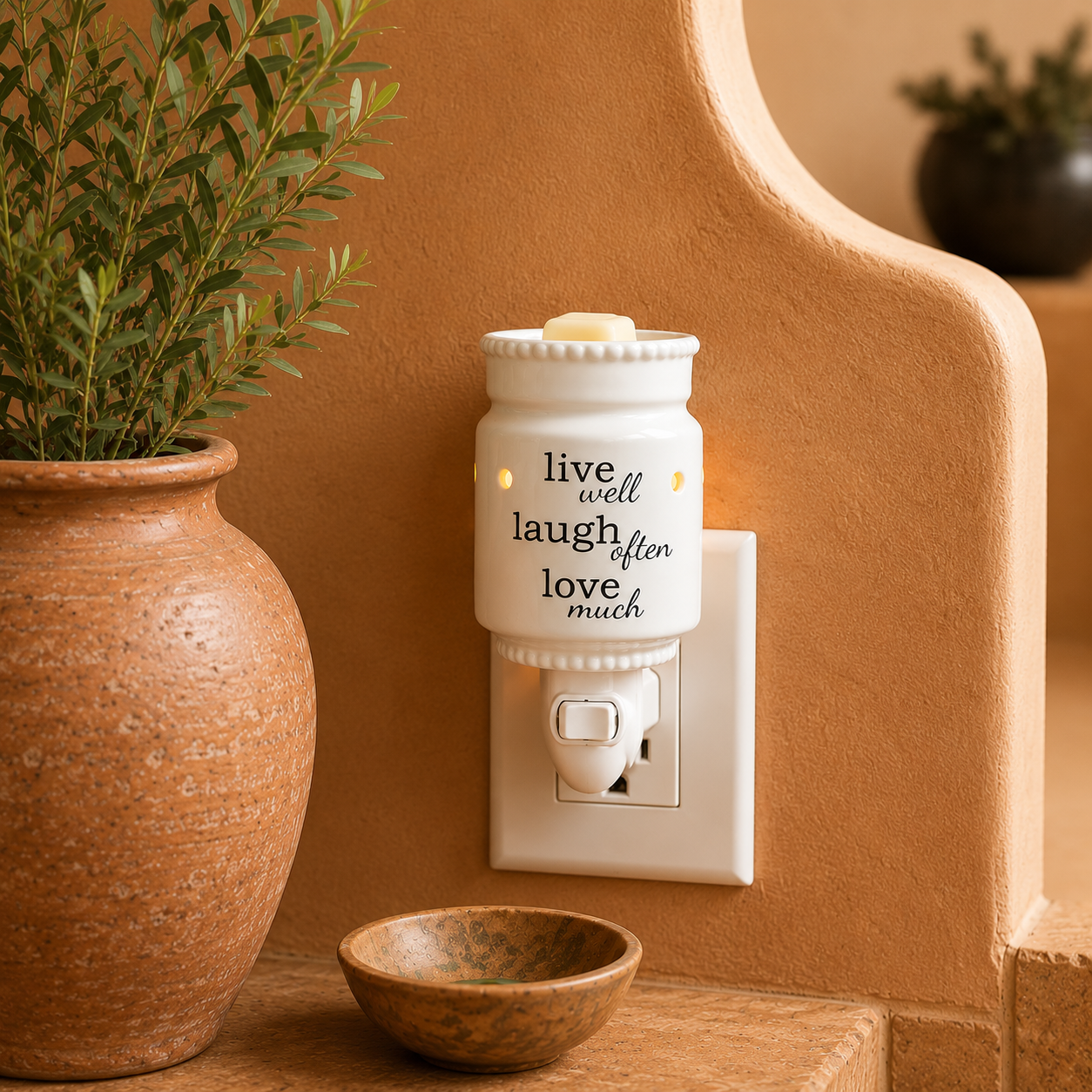 LIVE LAUGH LOVE PLUGGABLE FRAGRANCE WARMER