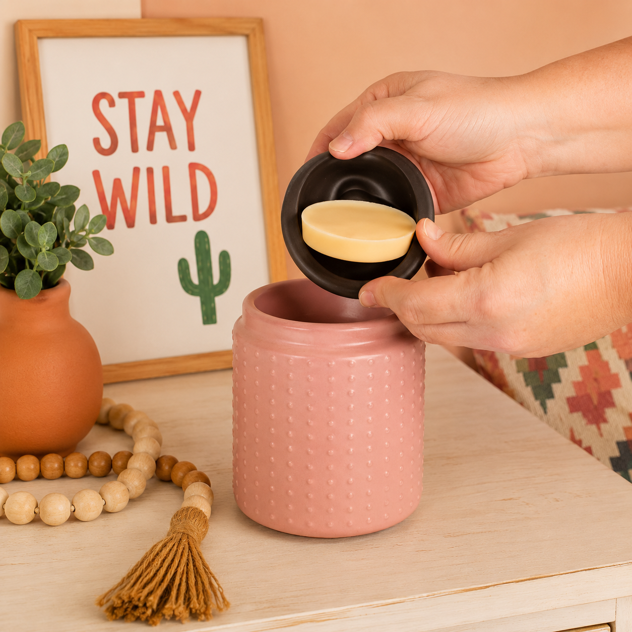 ILLUMISCENTS FLIP DISH WAX WARMER PINK HOBNAIL